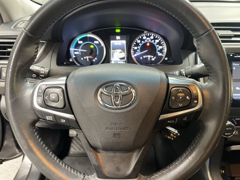 Used 2017 Toyota Camry XLE image 18