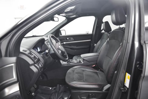 Used 2019 Ford Explorer XLT w/ Equipment Group 202A image 11