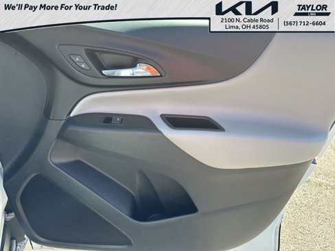 Used 2023 Chevrolet Equinox LT image 28