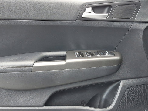 Used 2021 Kia Sportage LX image 13
