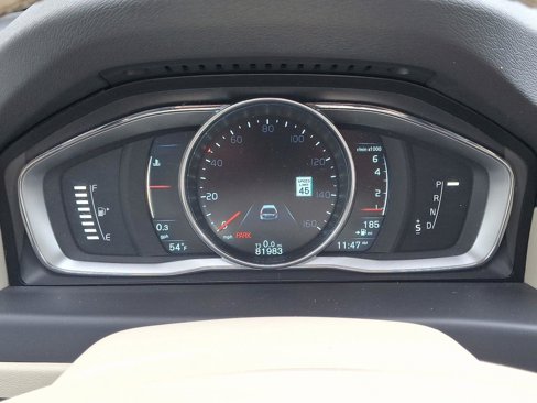 Used 2016 Volvo XC70 T5 Platinum image 22