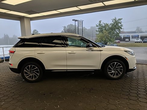 Used 2021 Lincoln Corsair AWD w/ Towing Package I image 4