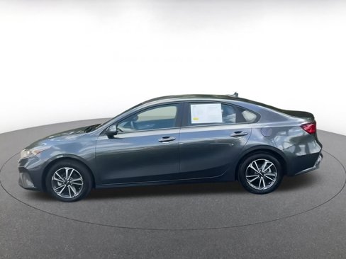 Used 2024 Kia Forte LXS image 8