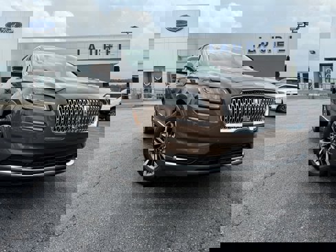 Used 2022 Lincoln Nautilus Reserve image 1