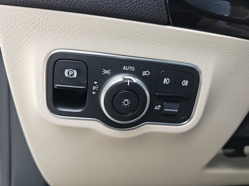Certified 2025 Mercedes-Benz GLA 250 image 27