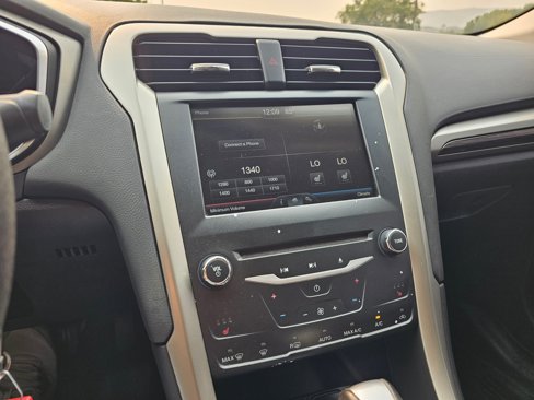 Used 2015 Ford Fusion SE w/ Equipment Group 202A image 20