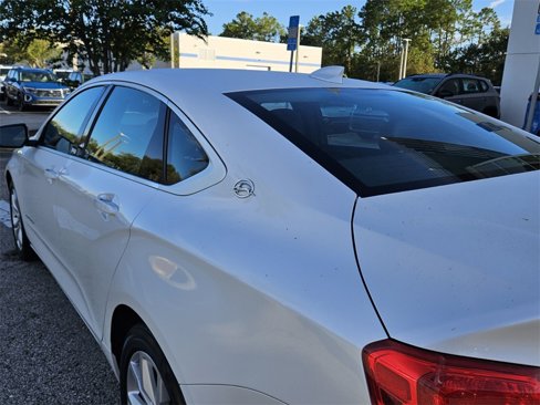 Used 2016 Chevrolet Impala LT w/ Convenience Package image 8