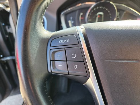 Used 2017 Volvo XC60 T6 Inscription w/ Preferred Option Package image 18