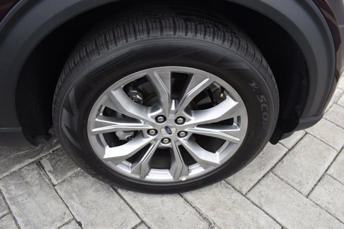 Used 2023 Ford Explorer Limited image 4