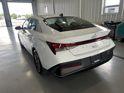 Used 2024 Hyundai Elantra SEL image 4