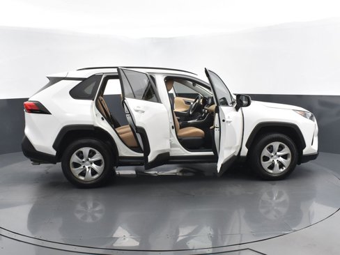 Used 2019 Toyota RAV4 LE image 27