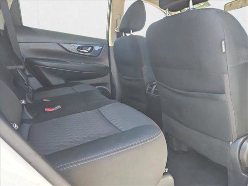 Used 2020 Nissan Rogue SV image 19