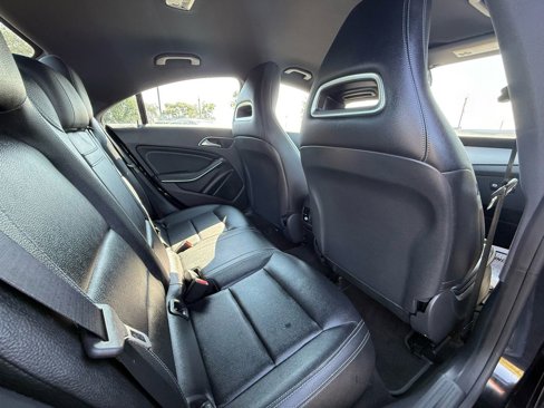 Used 2018 Mercedes-Benz CLA 250 image 16