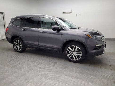 Used 2018 Honda Pilot Touring image 11