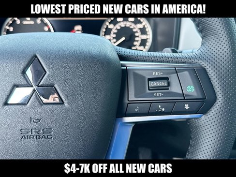 New 2025 Mitsubishi Outlander SE image 14