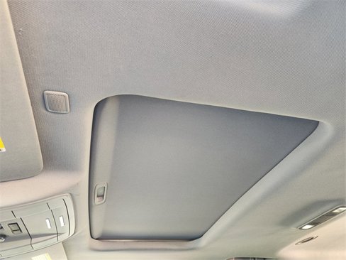 Used 2020 Chevrolet Suburban LT image 25
