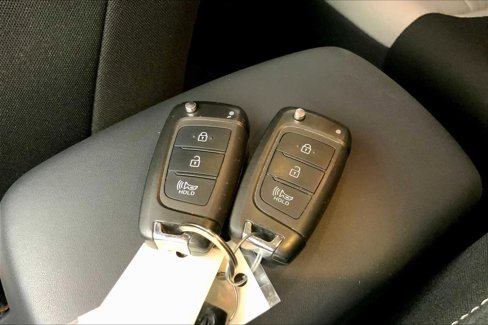 Used 2023 Hyundai Venue SEL image 13