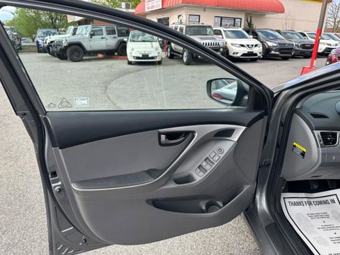 Used 2012 Hyundai Elantra GLS image 11