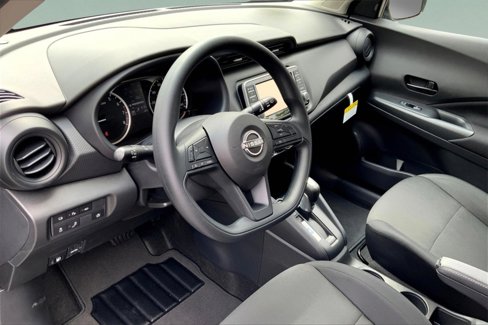 New 2025 Nissan Kicks S image 7