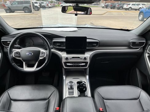 Used 2022 Ford Explorer XLT w/ Equipment Group 202A image 13