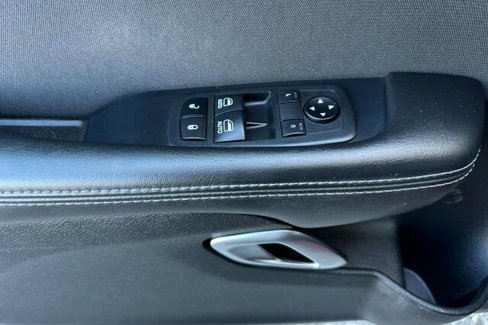 Used 2019 Dodge Challenger SXT image 11