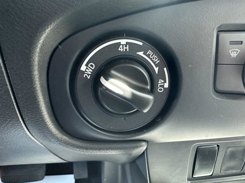 Used 2022 Nissan Frontier SV image 24