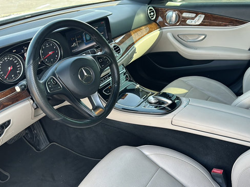 Used 2017 Mercedes-Benz E 300 4MATIC image 12