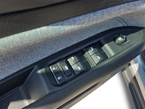 New 2025 Jeep Compass Latitude image 18