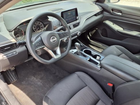 Used 2024 Nissan Altima 2.5 SV image 5