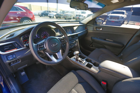 Used 2019 Kia Optima LX image 4