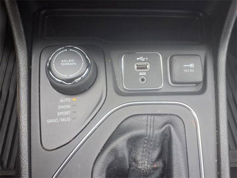 Used 2021 Jeep Cherokee Latitude Lux image 19