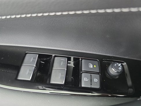 Used 2024 Toyota Corolla SE image 26
