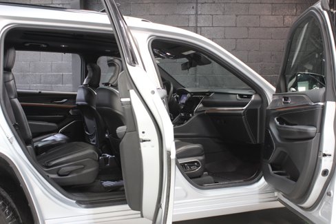 Used 2021 Jeep Grand Cherokee L Overland w/ Advanced Protech Group III image 28