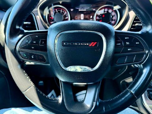 Used 2021 Dodge Challenger SXT image 18