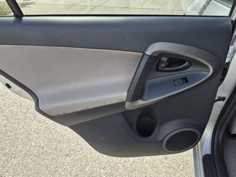 Used 2012 Toyota RAV4 4WD image 15