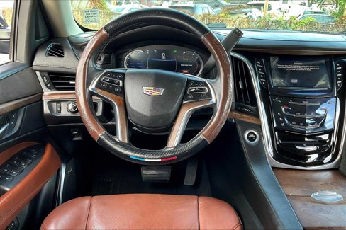 Used 2016 Cadillac Escalade ESV Premium image 5