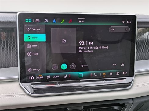 New 2025 Volkswagen Tiguan SE image 17