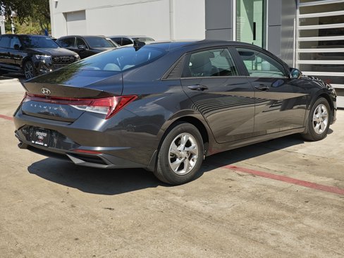 Used 2023 Hyundai Elantra SE image 9
