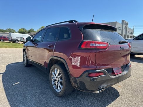 Used 2018 Jeep Cherokee Latitude image 4