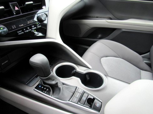 Used 2023 Toyota Camry LE image 6