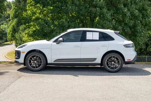 Certified 2023 Porsche Macan Turbo image 2