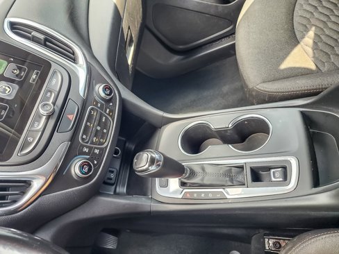 Used 2018 Chevrolet Equinox LT image 15