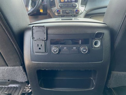 Used 2018 Chevrolet Suburban LT image 24