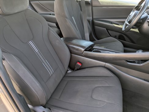 Used 2021 Hyundai Elantra SEL w/ Convenience Package image 10