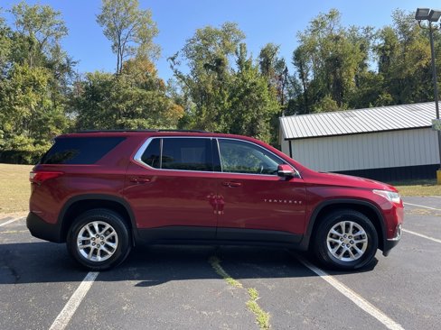 Used 2019 Chevrolet Traverse LT image 2