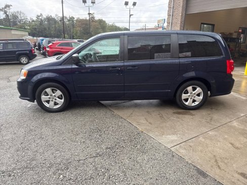 Used 2013 Dodge Grand Caravan SE image 2