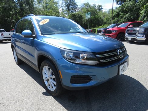 Used 2017 Volkswagen Tiguan Limited w/ Premium Package image 4