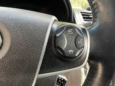 Used 2014 Toyota Camry XLE image 19
