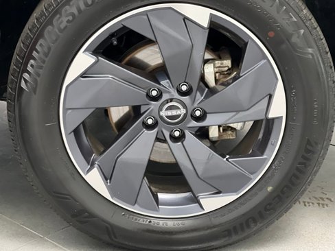 Used 2024 Nissan Rogue SV image 66