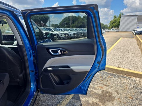 Used 2022 Jeep Compass Limited image 18